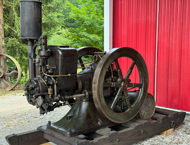 Mogul 8 hp Engine